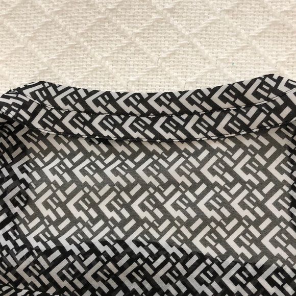 🔥 3 for 15 🔥 A.N.A Flowy Black and White Top - Picture 5 of 5